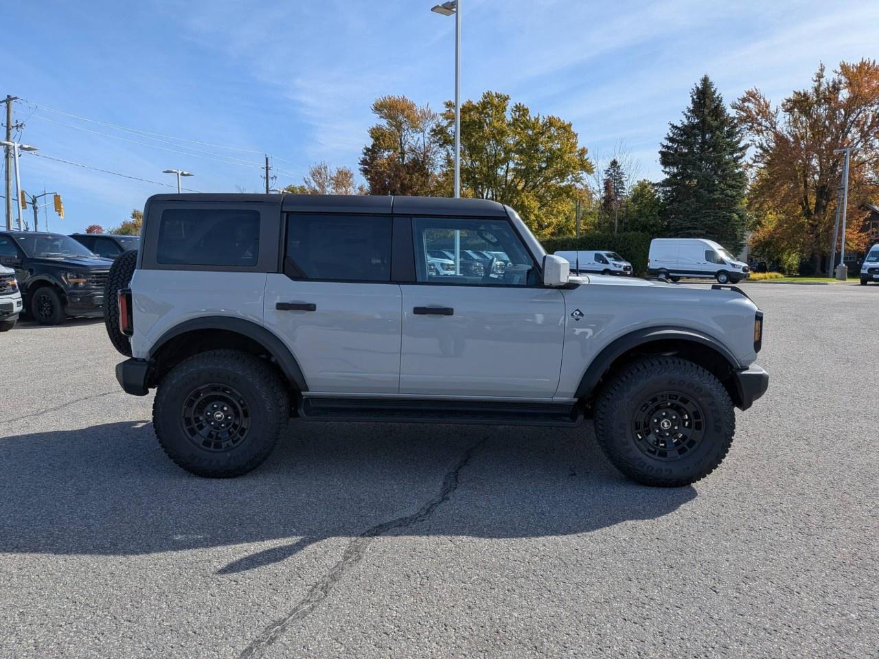 2026 Ford Bronco OUTER BANKS 4 DOOR 4X4 Photo