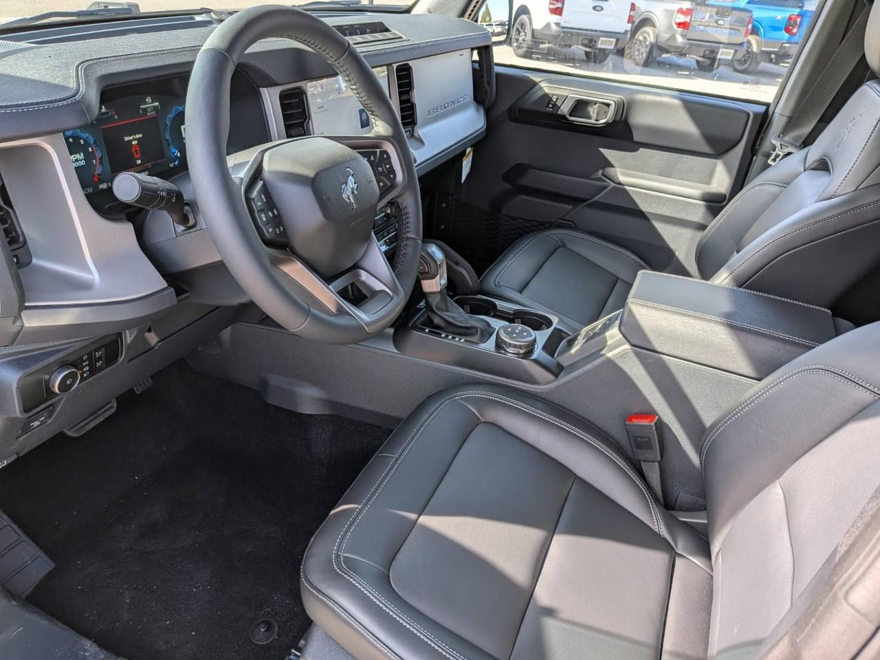 2026 Ford Bronco OUTER BANKS 4 DOOR 4X4 Photo