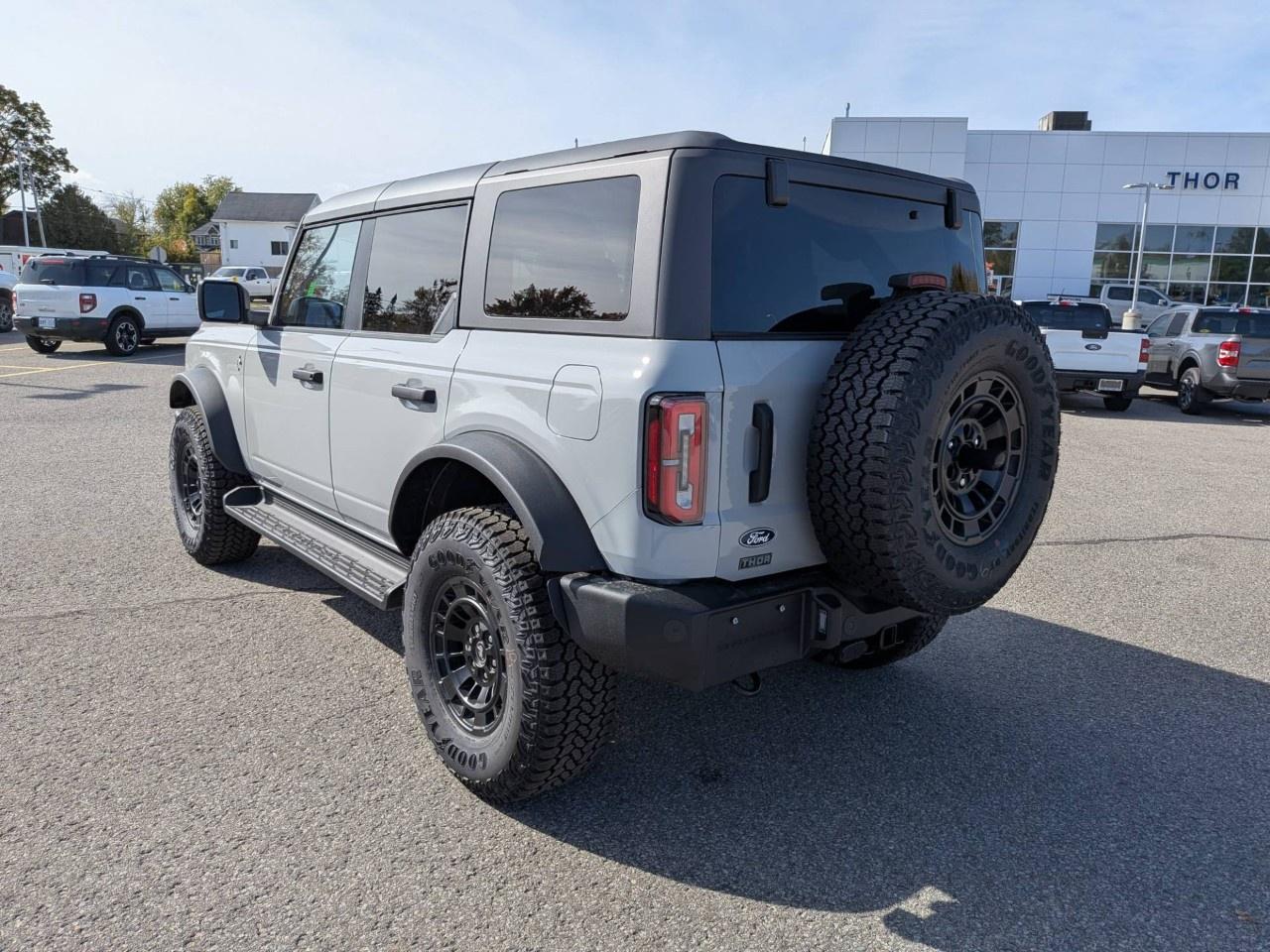 2026 Ford Bronco OUTER BANKS 4 DOOR 4X4 Photo