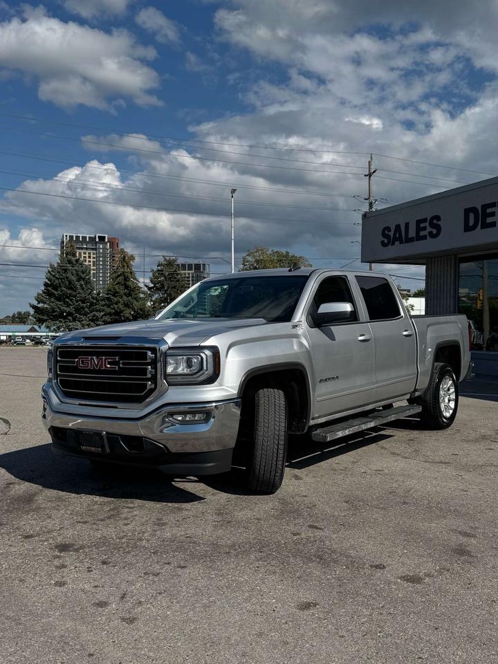 2018 GMC Sierra 1500 4WD Crew Cab 143.5 SLE 5'8 Box Photo