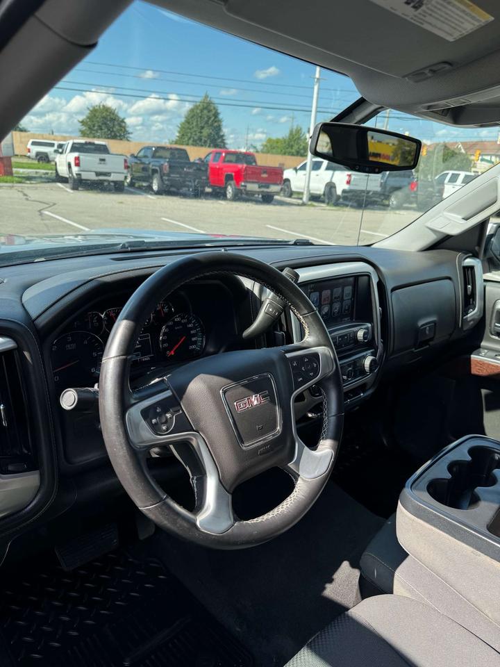 2018 GMC Sierra 1500 4WD Crew Cab 143.5 SLE 5'8 Box Photo