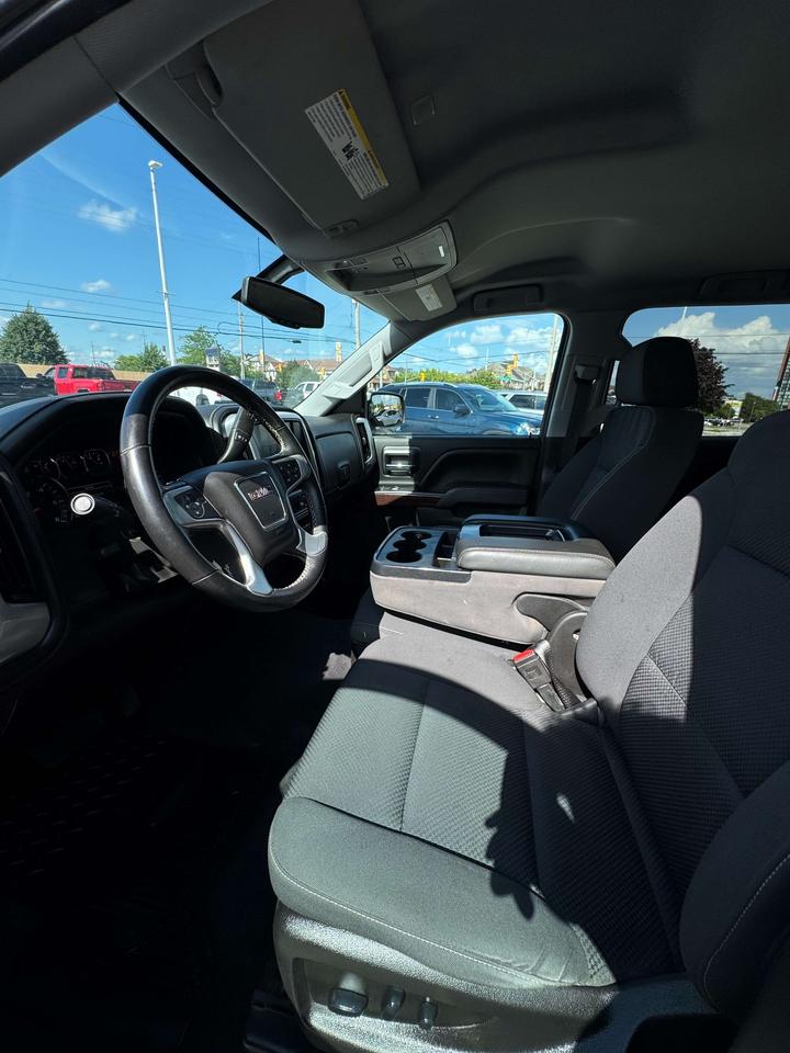 2018 GMC Sierra 1500 4WD Crew Cab 143.5 SLE 5'8 Box Photo