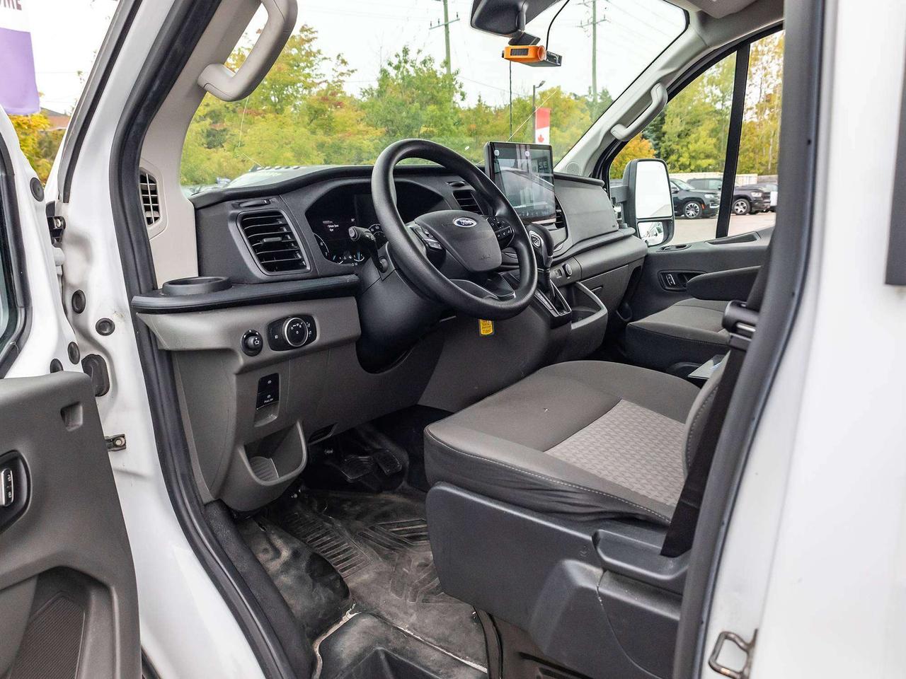 2022 Ford Transit-150  Photo