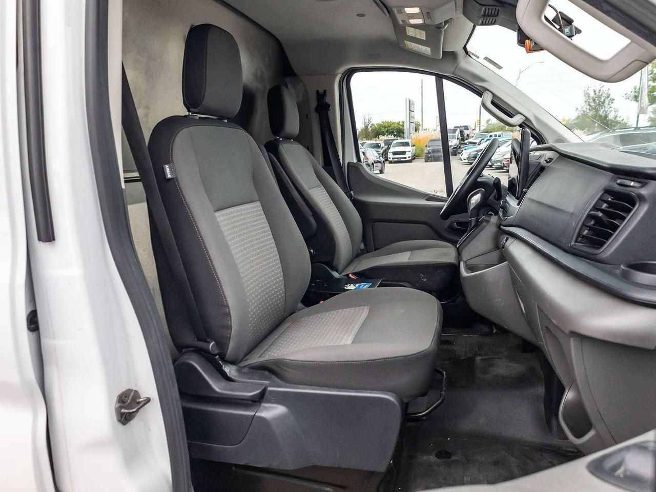 2022 Ford Transit-150  Photo