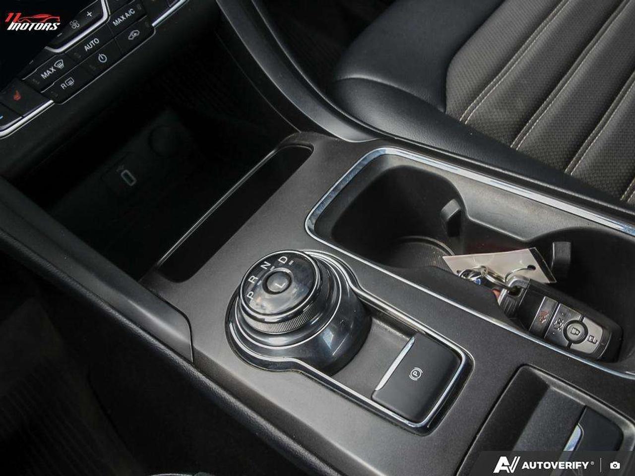 2018 Ford Fusion SE FWD   LOW KMS   CERTIFIED Photo