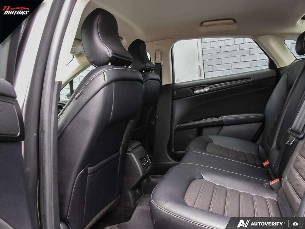 2018 Ford Fusion SE FWD   LOW KMS   CERTIFIED Photo