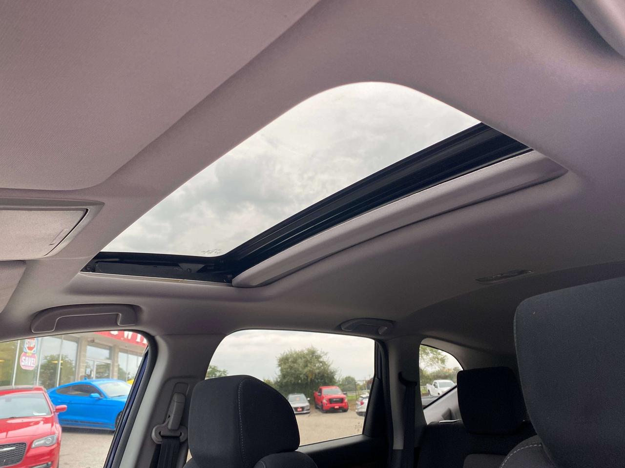 2019 Honda CR-V EX, SUNROOF, REMOTE START, HEATED CLOTH! Photo