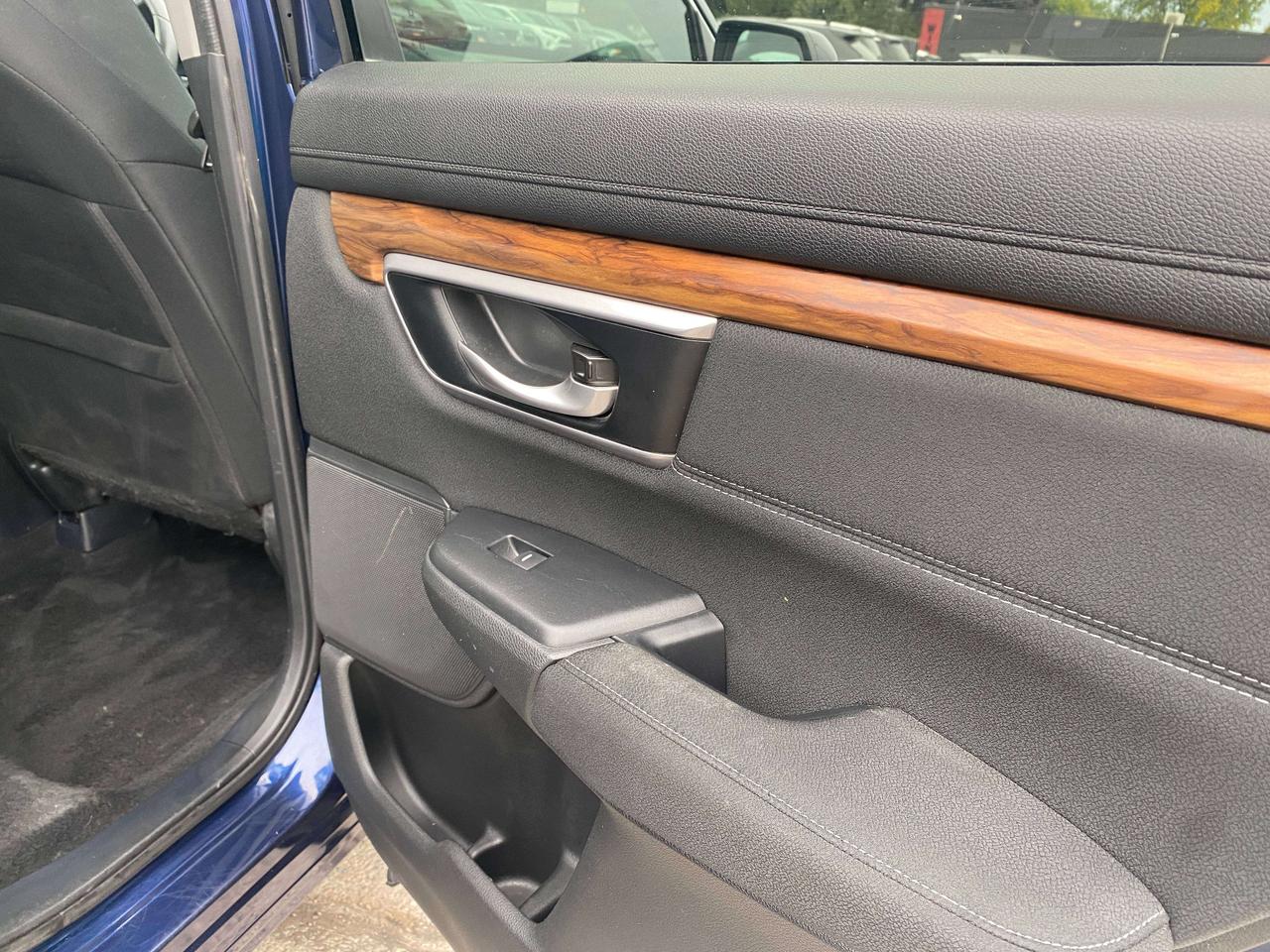 2019 Honda CR-V EX, SUNROOF, REMOTE START, HEATED CLOTH! Photo