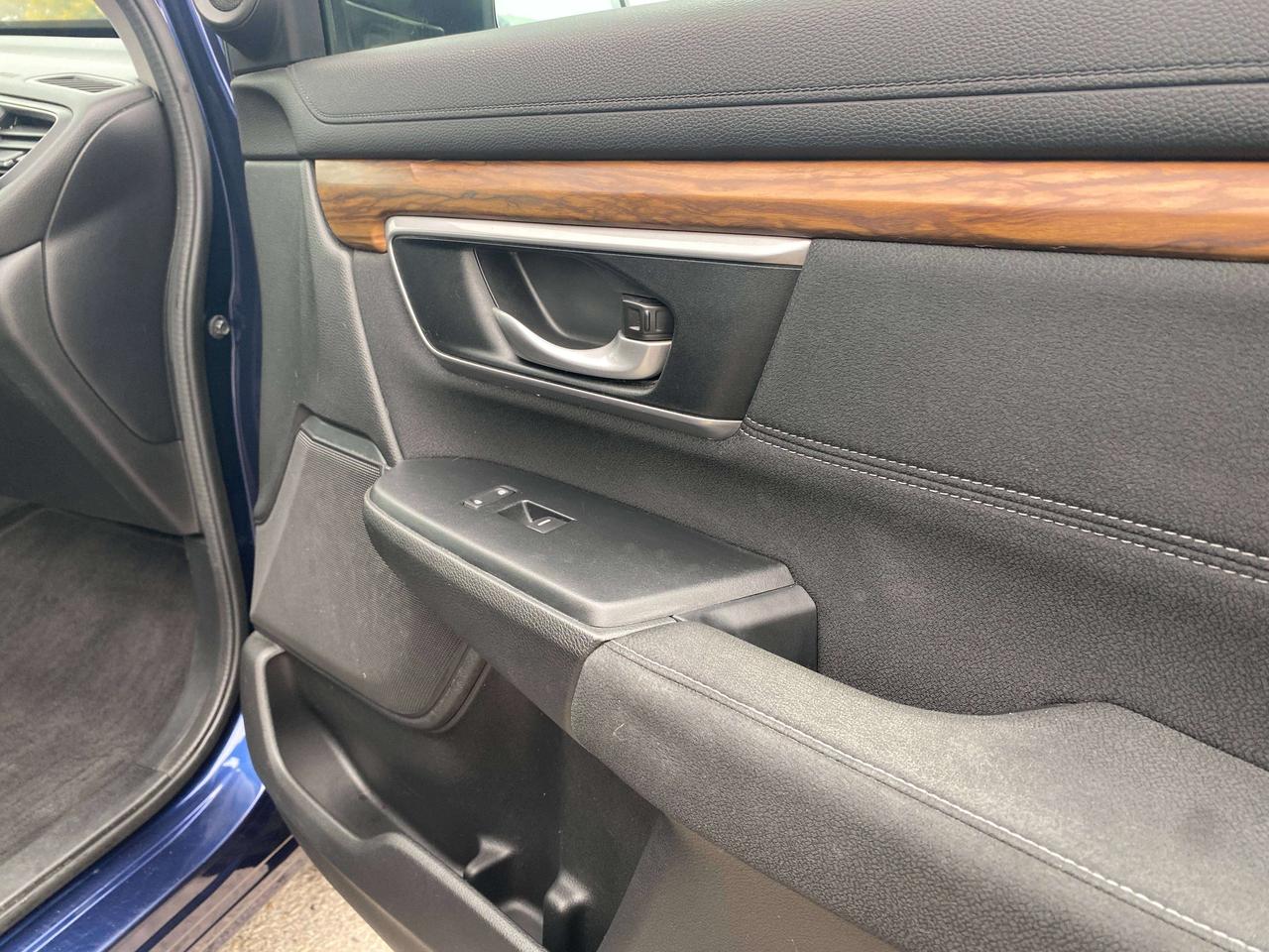 2019 Honda CR-V EX, SUNROOF, REMOTE START, HEATED CLOTH! Photo