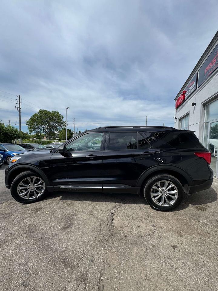 2020 Ford Explorer XLT 4WD Photo4
