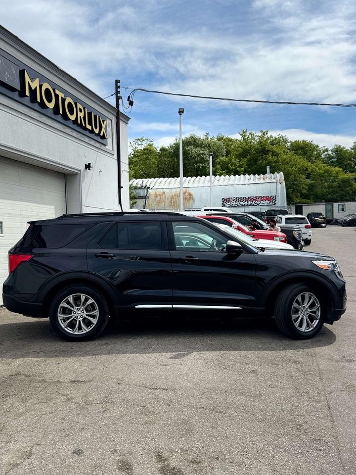 2020 Ford Explorer XLT 4WD Photo