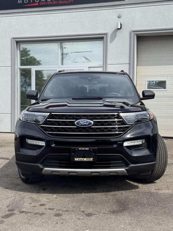2020 Ford Explorer XLT 4WD Photo