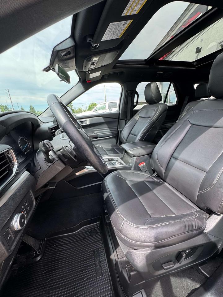 2020 Ford Explorer XLT 4WD Photo
