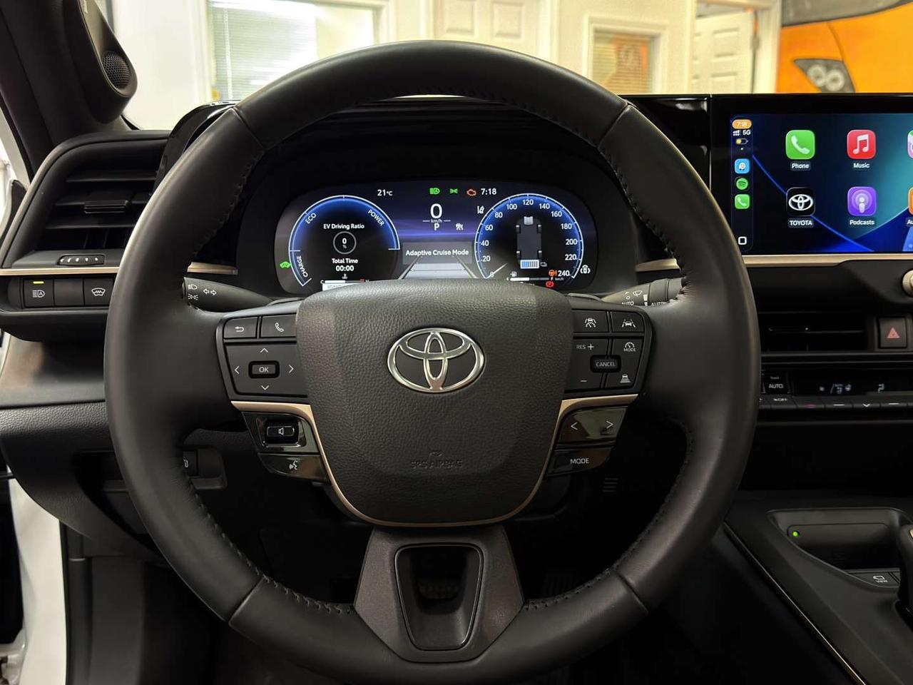 2023 Toyota Crown Platinum Hybrid AWD   FULLY LOADED   JBL   360 Cam Photo