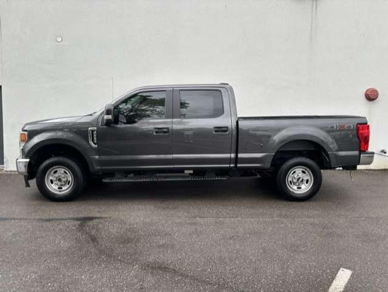 2020 Ford F-250 XLT 4WD **CREW CAB SHORT BOX-CAMERA-1 OWNER** Photo5