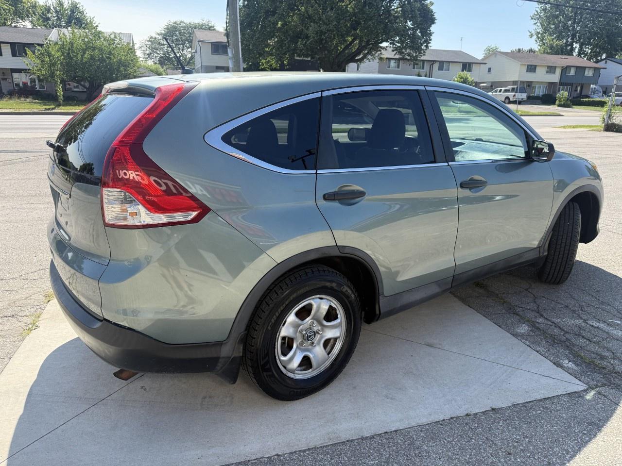 2012 Honda CR-V 2WD LX Photo4