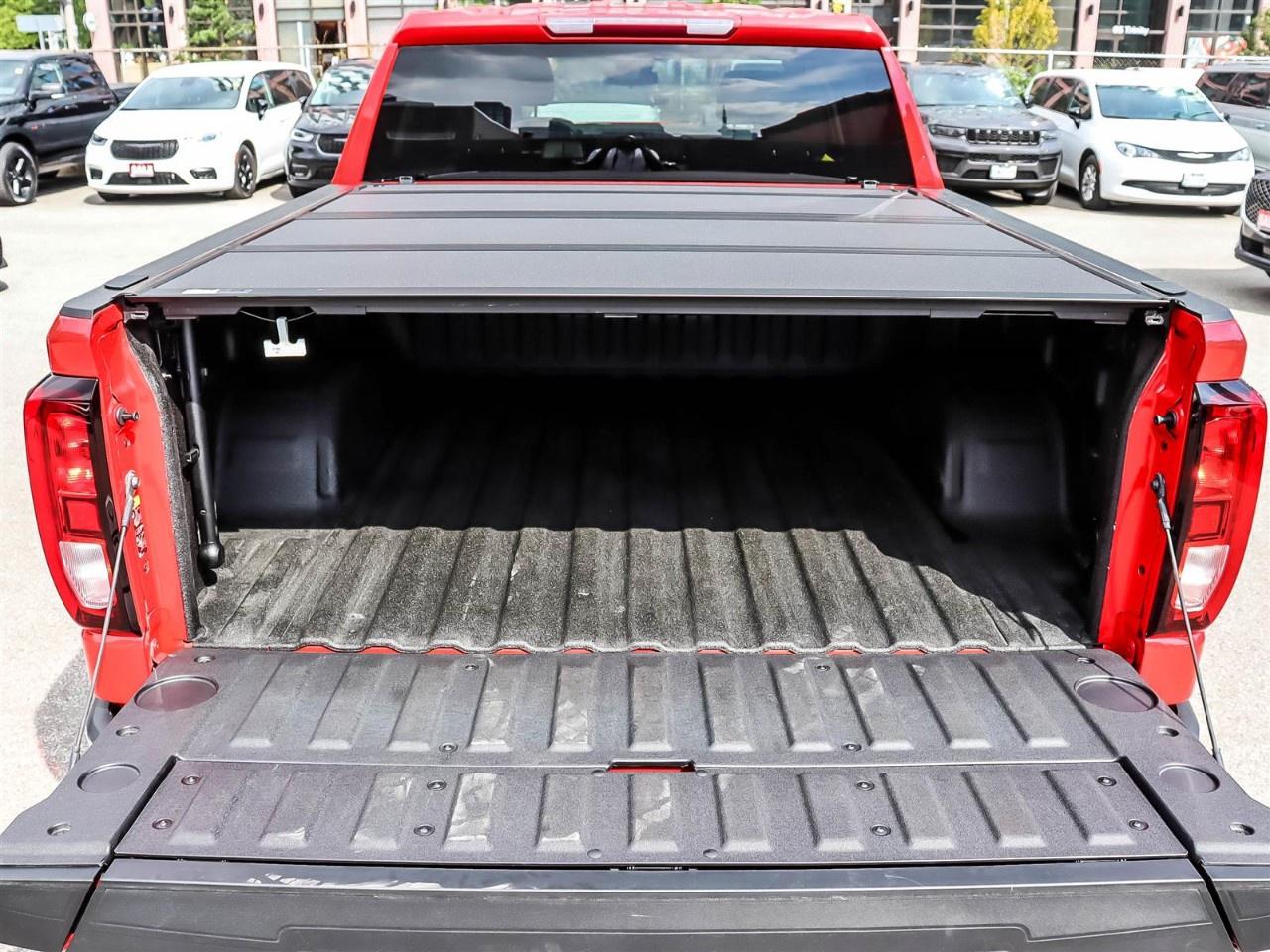 2023 GMC Sierra 1500 Crew Cab Short Box 4-Wheel Drive SLE Photo