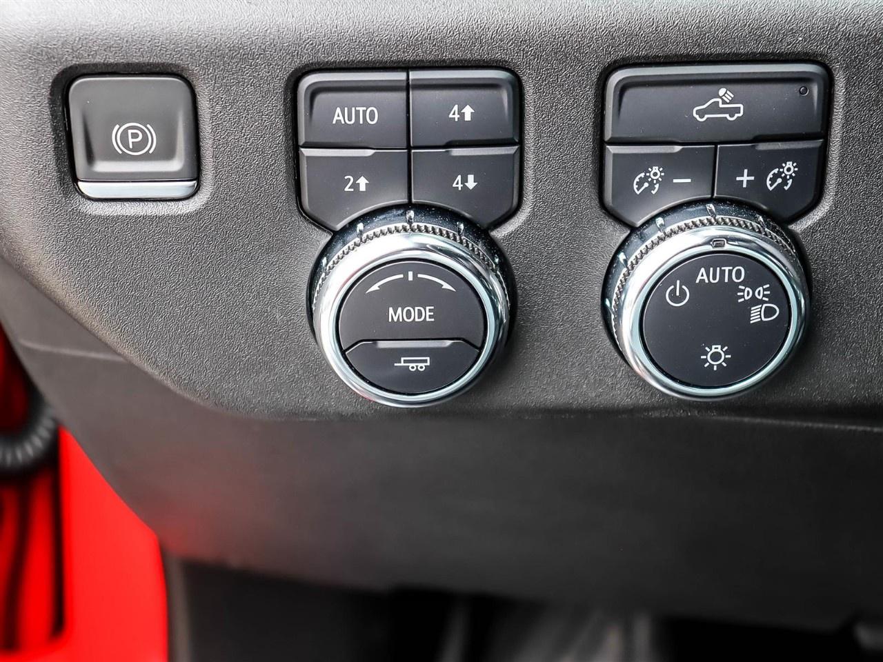 2023 GMC Sierra 1500 Crew Cab Short Box 4-Wheel Drive SLE Photo