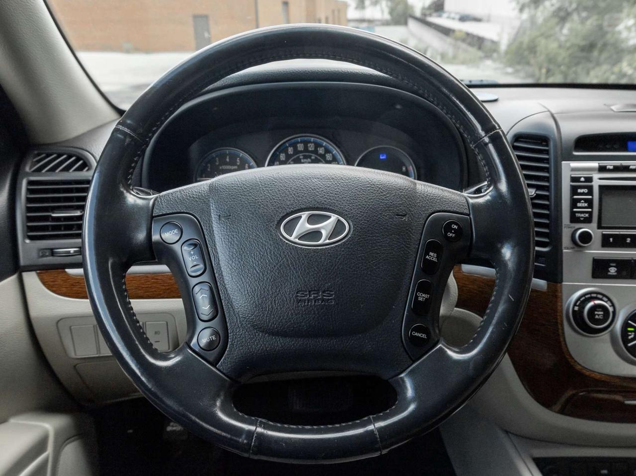 2009 Hyundai Santa Fe 3.3L GL Photo