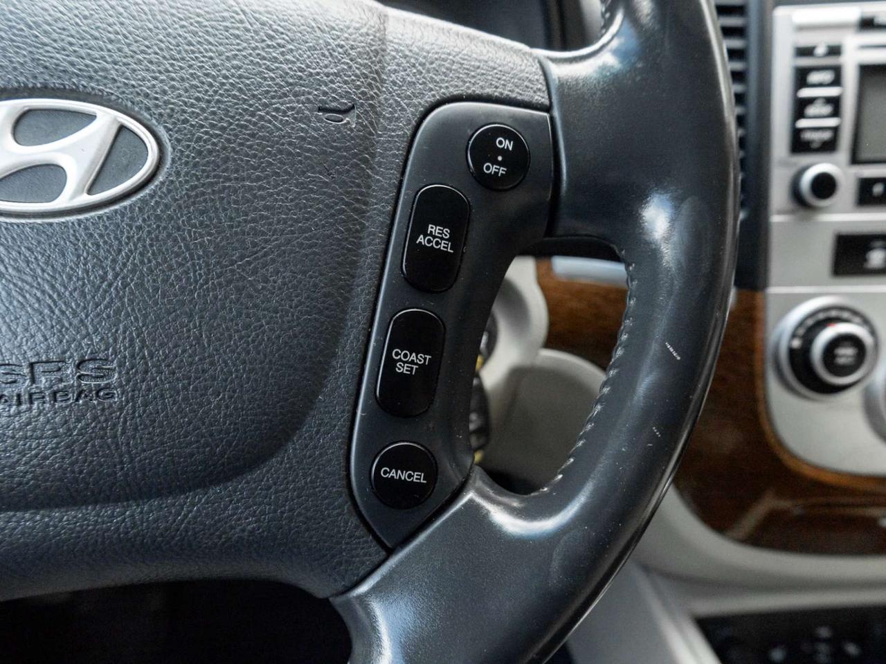 2009 Hyundai Santa Fe 3.3L GL Photo