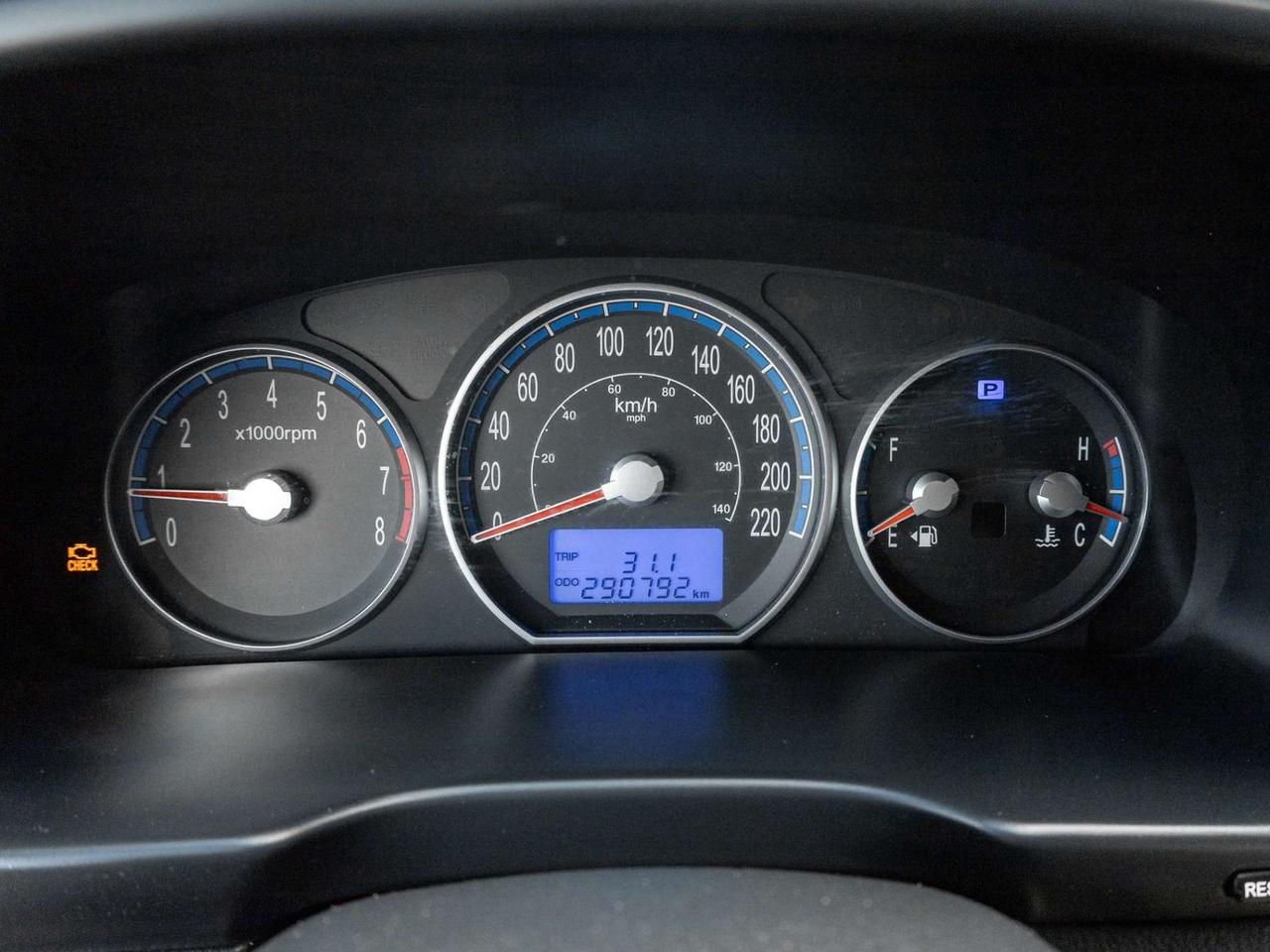 2009 Hyundai Santa Fe 3.3L GL Photo