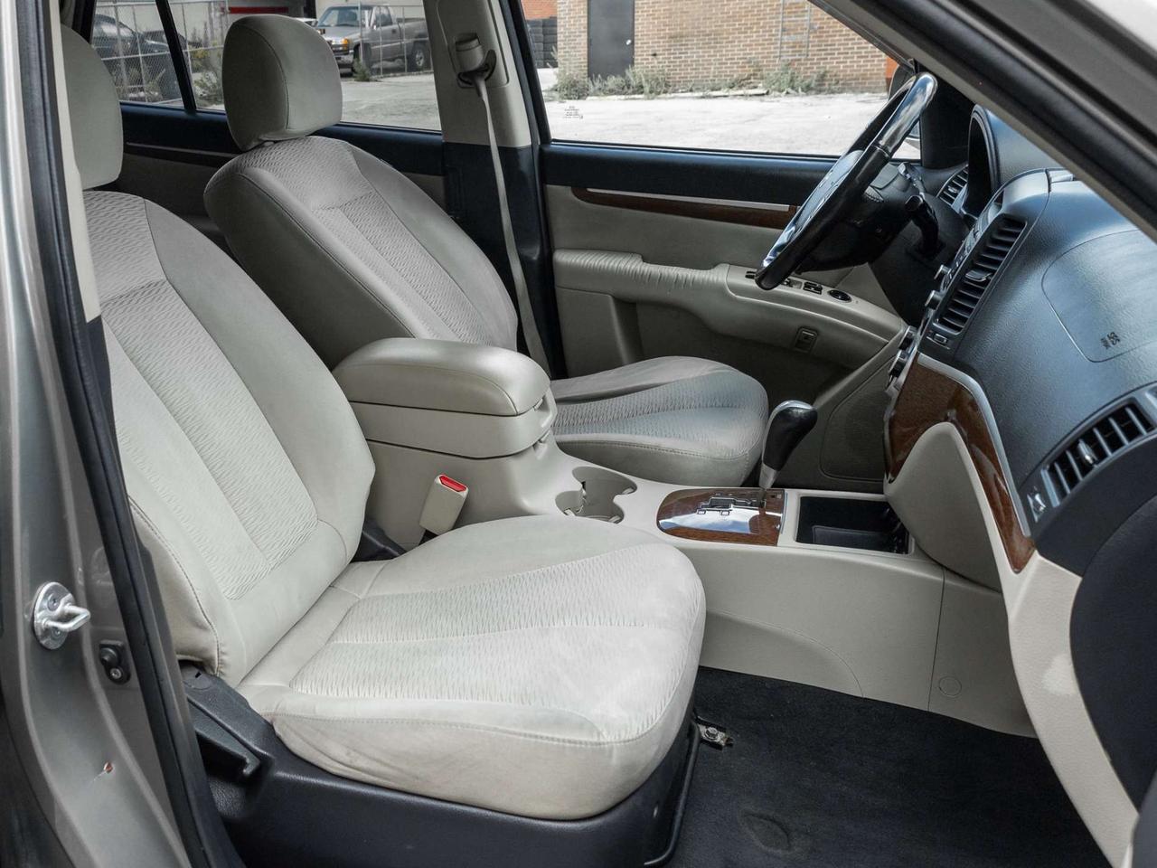 2009 Hyundai Santa Fe 3.3L GL Photo