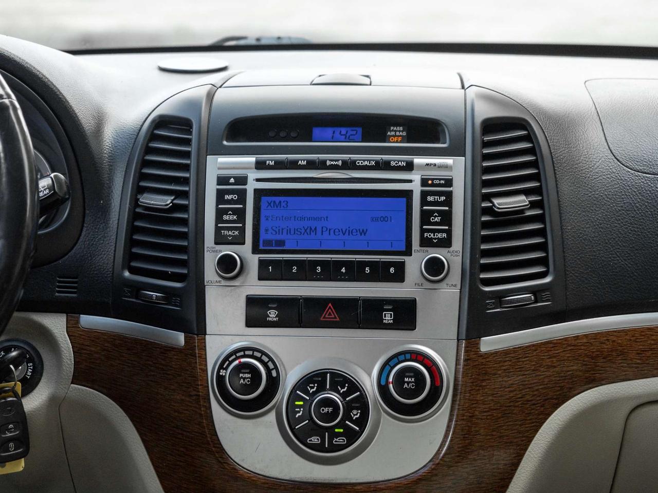 2009 Hyundai Santa Fe 3.3L GL Photo