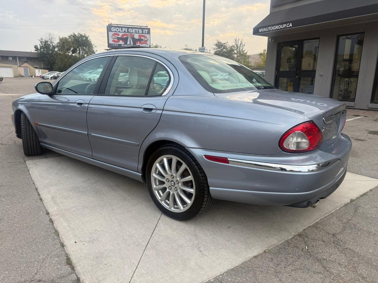 2008 Jaguar X-Type 4dr Sdn Photo2
