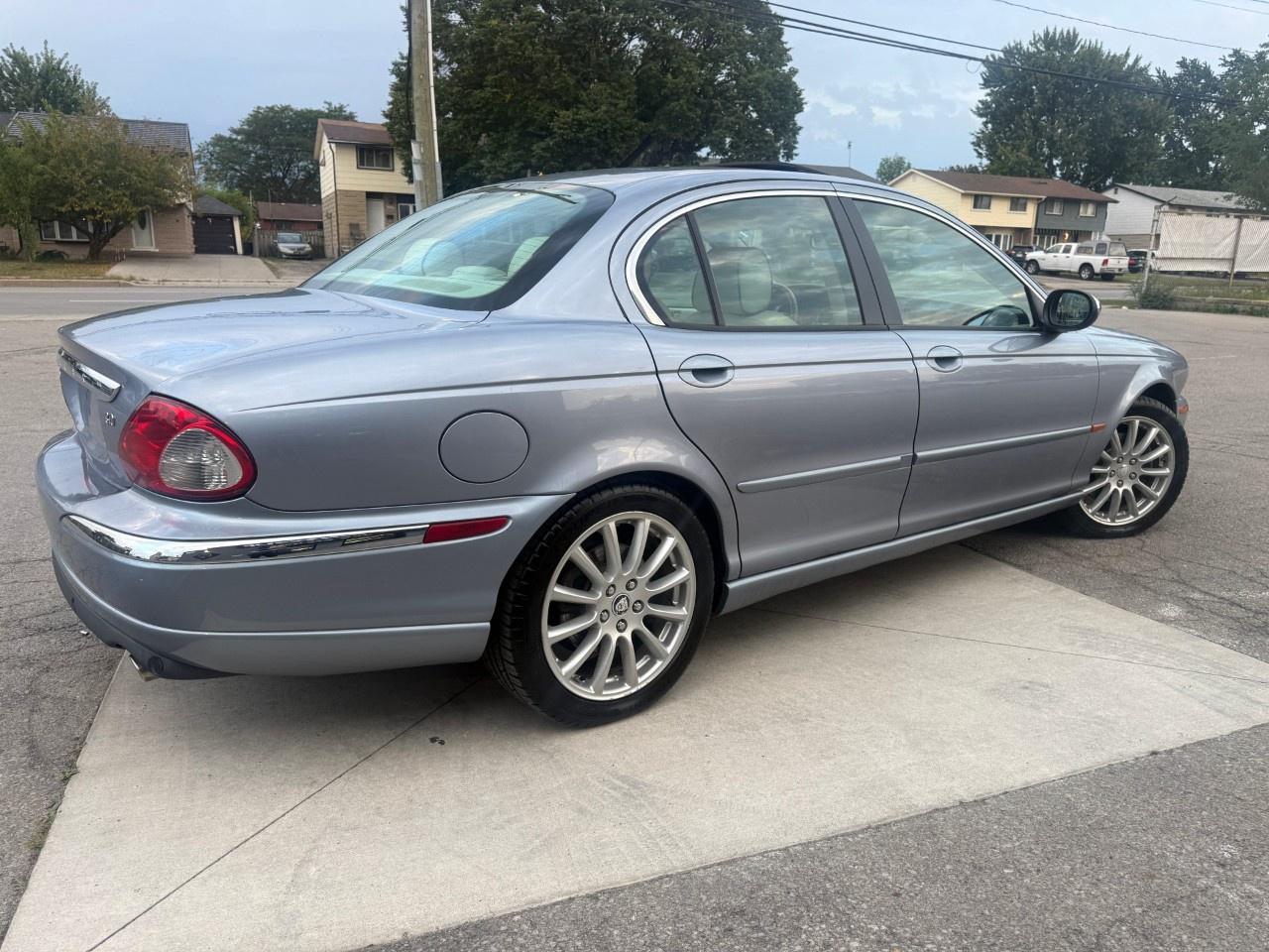 2008 Jaguar X-Type 4dr Sdn Photo4