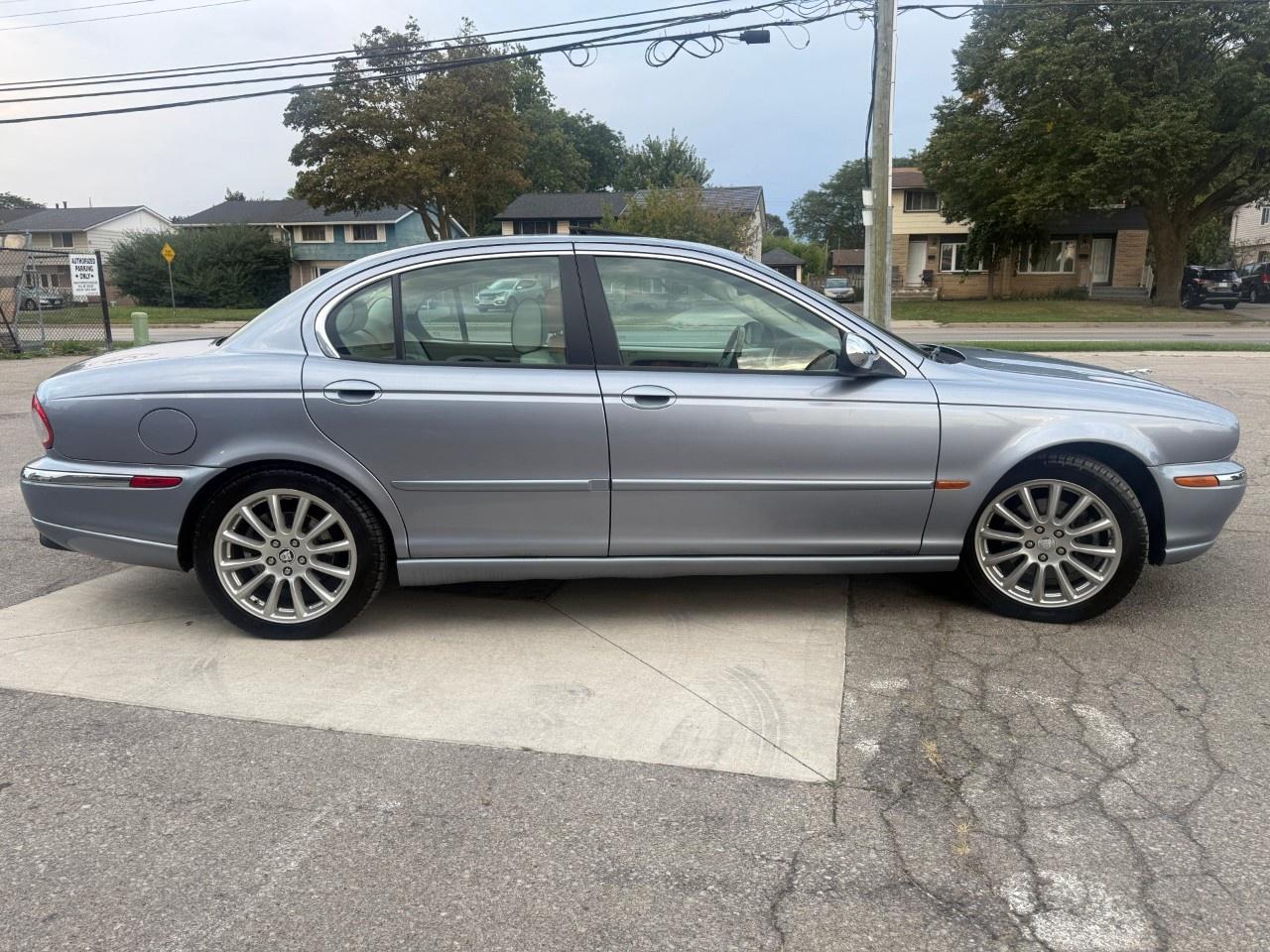 2008 Jaguar X-Type 4dr Sdn Photo
