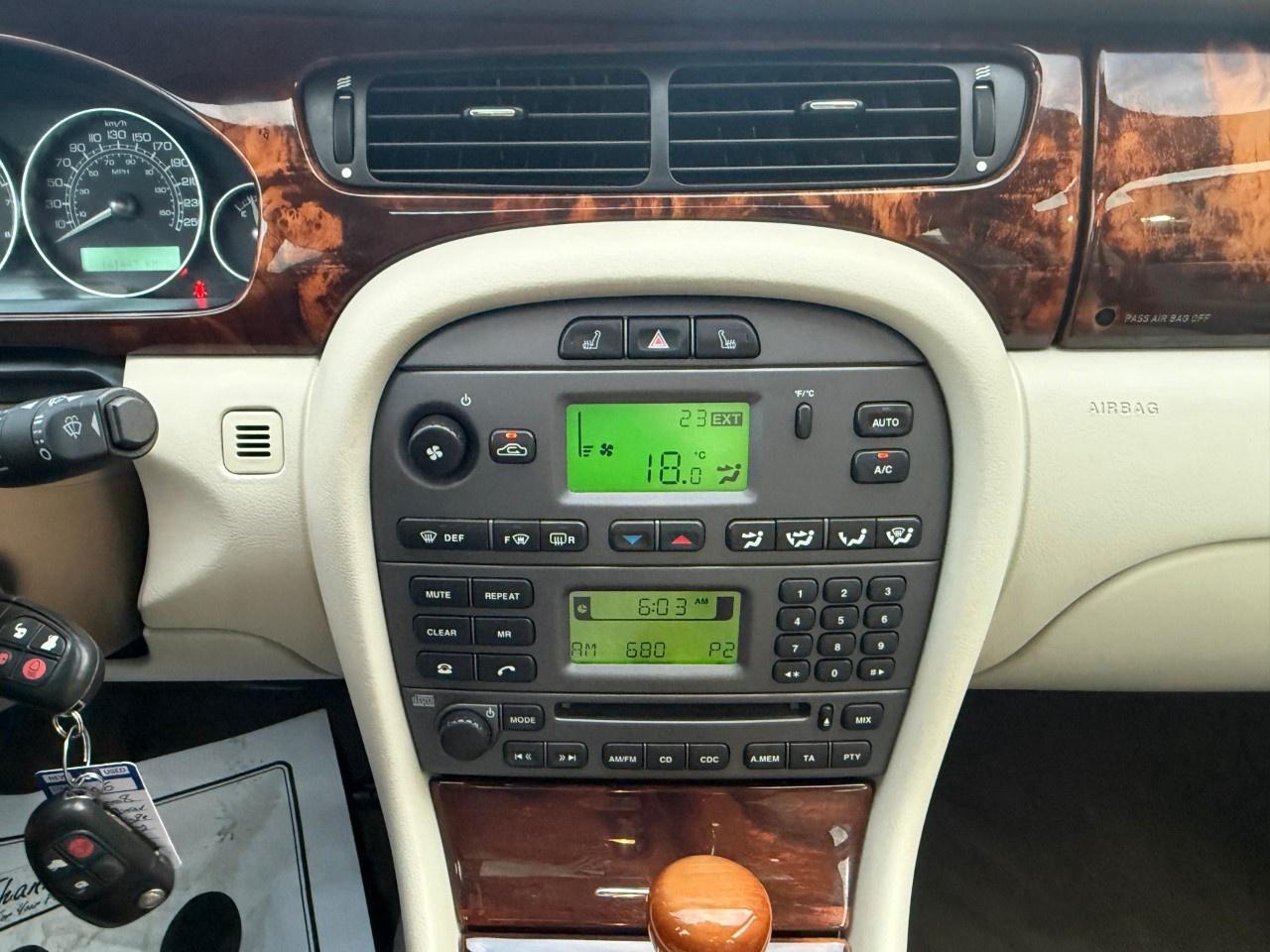 2008 Jaguar X-Type 4dr Sdn Photo