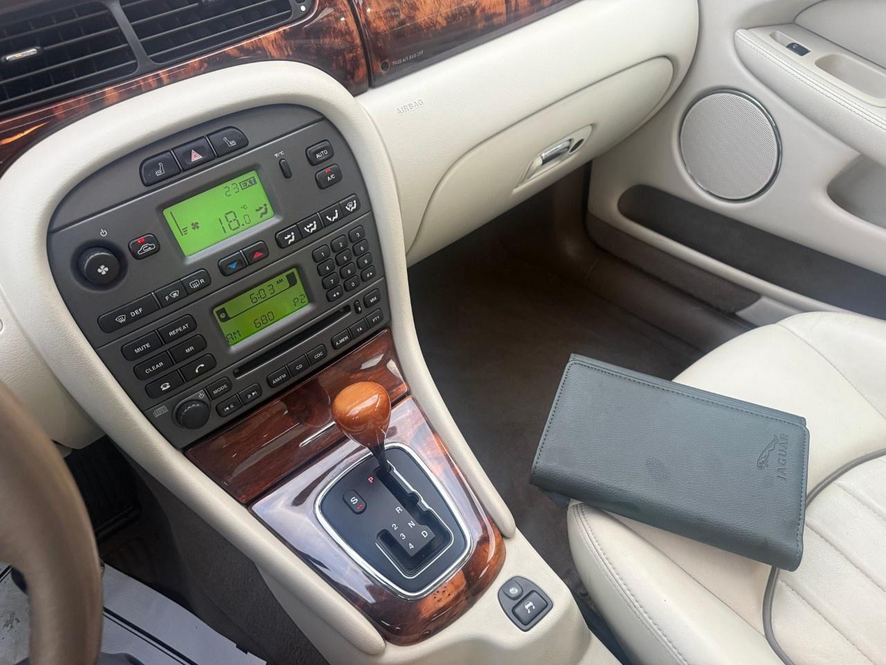 2008 Jaguar X-Type 4dr Sdn Photo