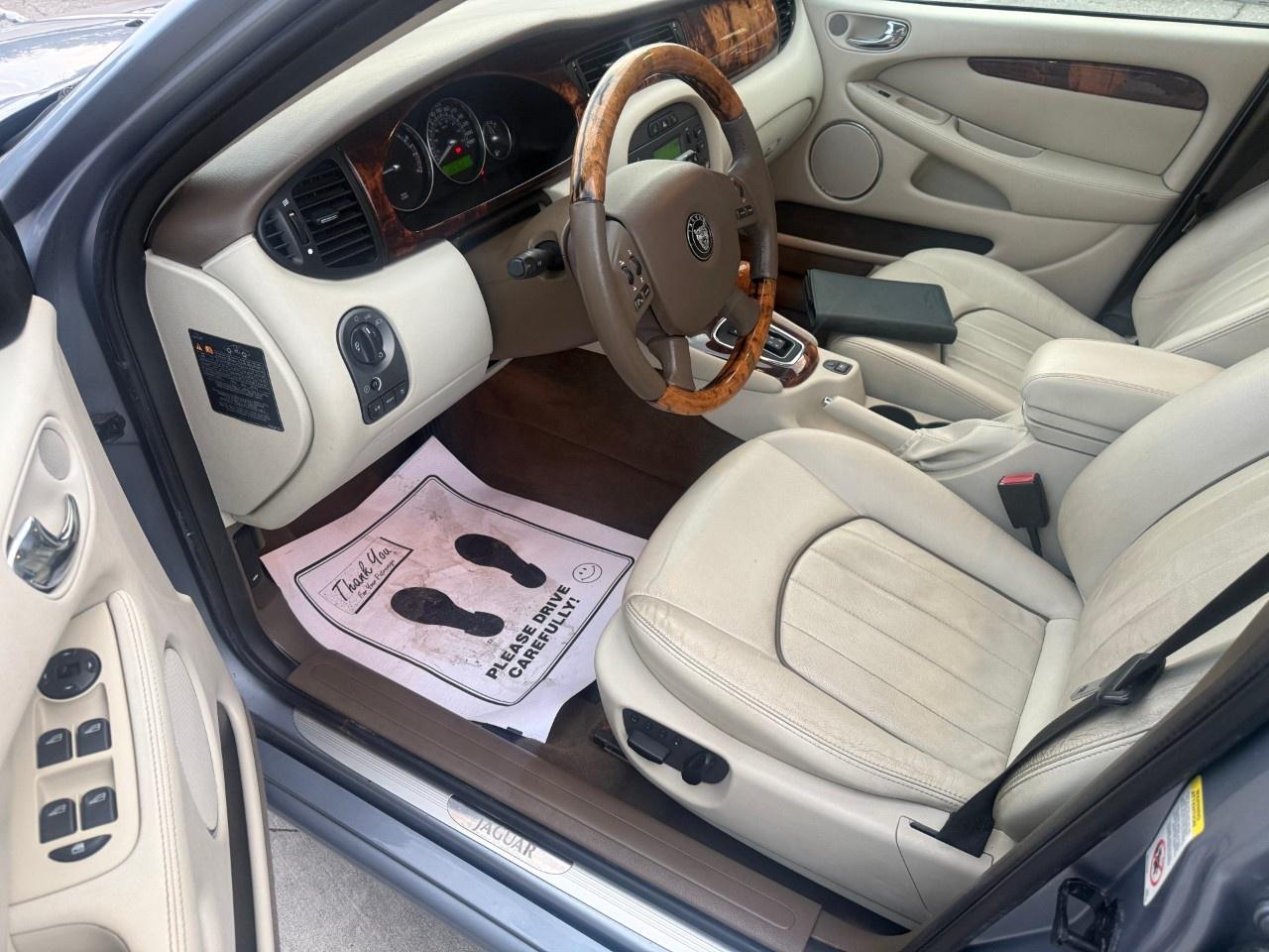 2008 Jaguar X-Type 4dr Sdn Photo