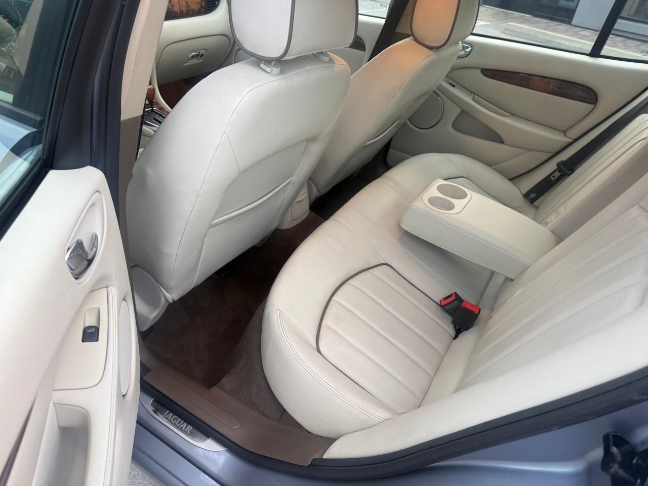 2008 Jaguar X-Type 4dr Sdn Photo