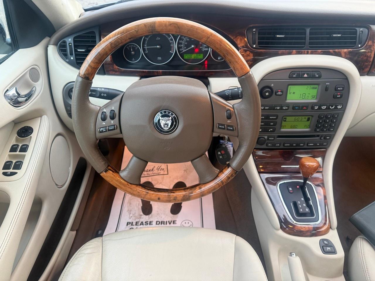 2008 Jaguar X-Type 4dr Sdn Photo