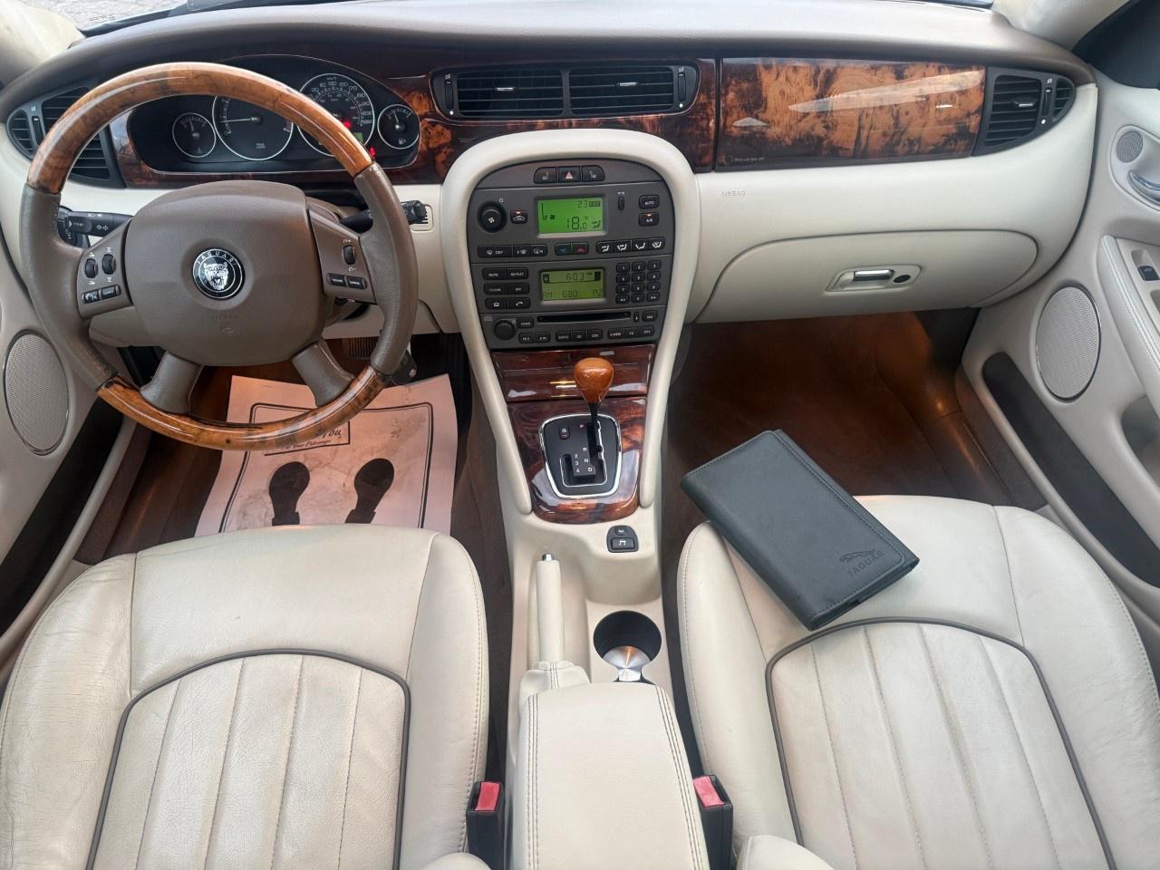 2008 Jaguar X-Type 4dr Sdn Photo