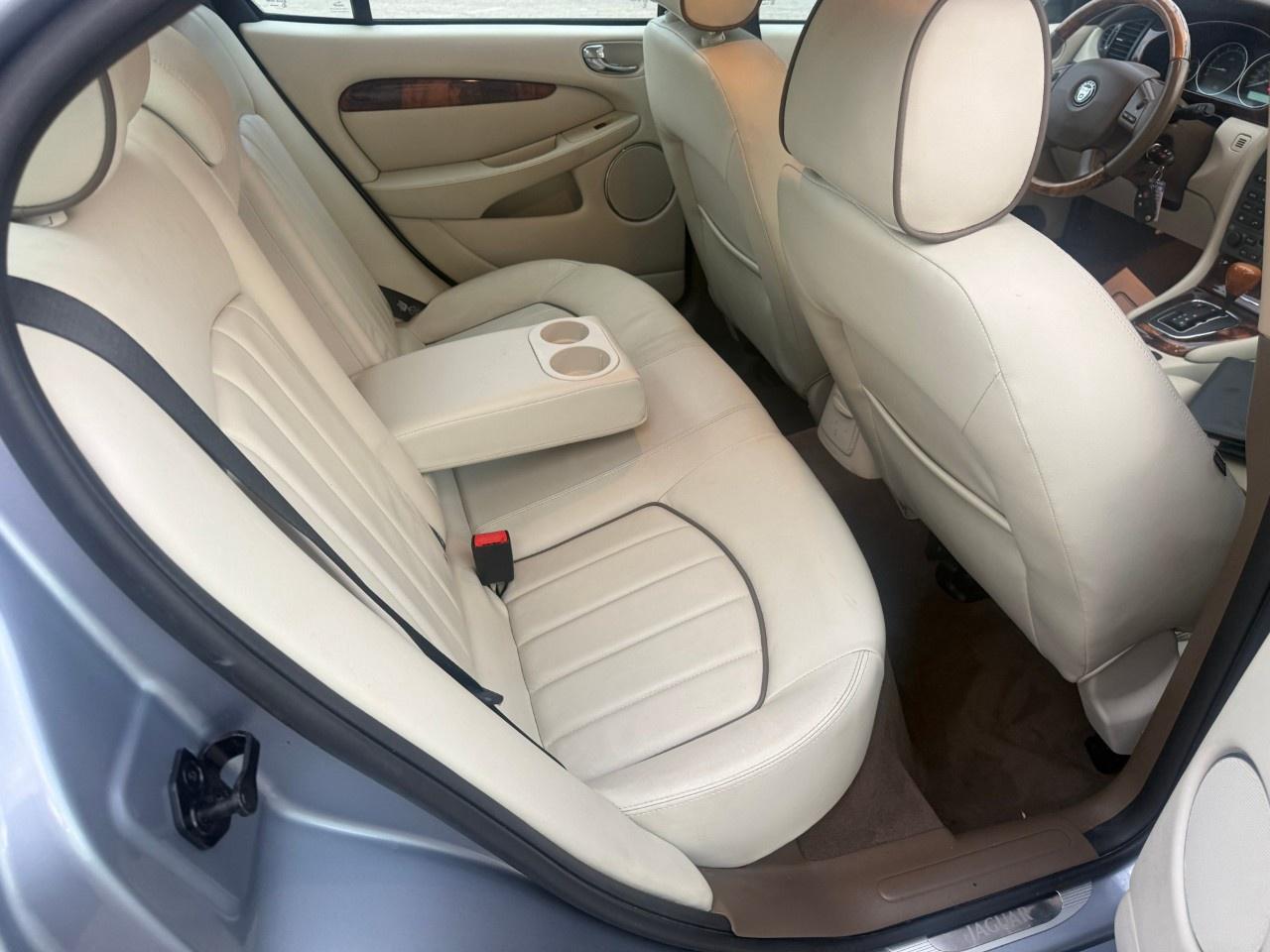 2008 Jaguar X-Type 4dr Sdn Photo