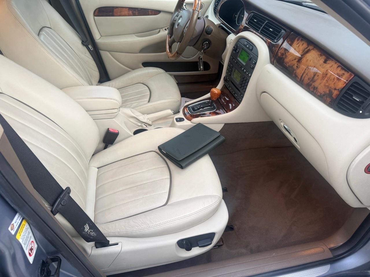 2008 Jaguar X-Type 4dr Sdn Photo