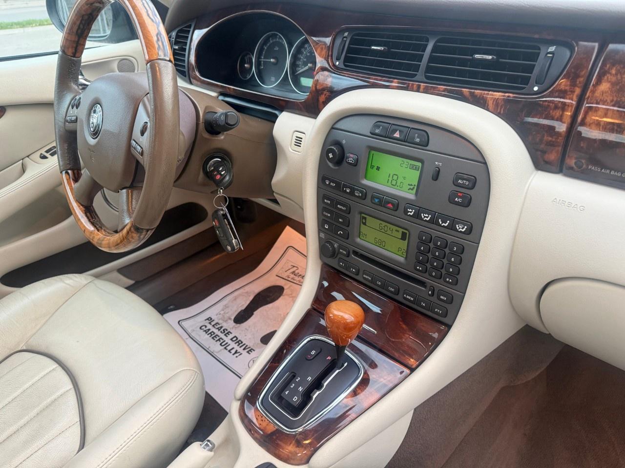 2008 Jaguar X-Type 4dr Sdn Photo