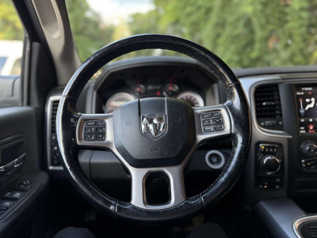 2022 RAM 1500 SLT Crew Cab HEMI 4X4   Navi   Remote Start Photo