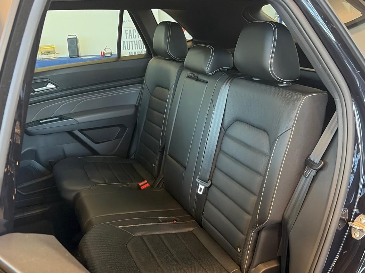 2021 Volkswagen Atlas Cross Sport 2.0 TSI Highline 4dr All-Wheel Drive 4MOTION Photo