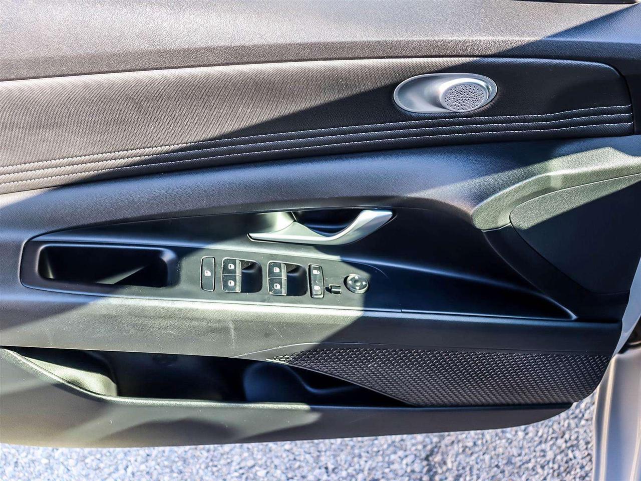 2023 Hyundai Elantra PREFERRED   CARPLAY   BSW   SUNROOF   STARTER Photo