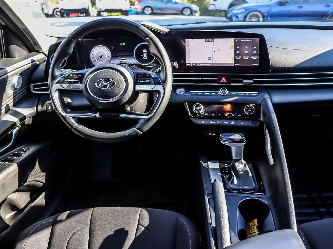 2023 Hyundai Elantra PREFERRED   CARPLAY   BSW   SUNROOF   STARTER Photo