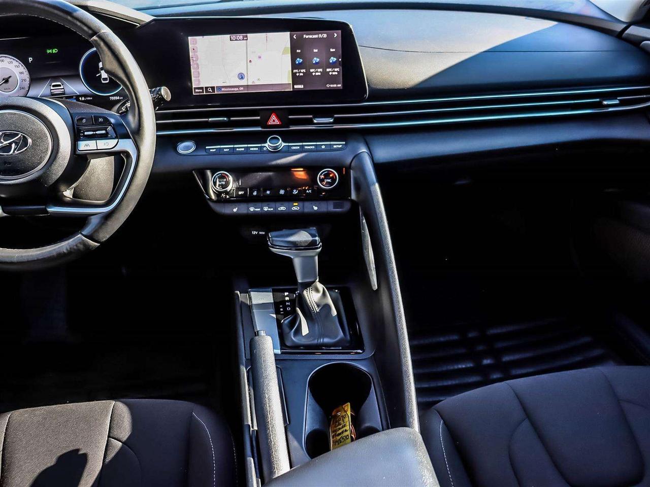 2023 Hyundai Elantra PREFERRED   CARPLAY   BSW   SUNROOF   STARTER Photo