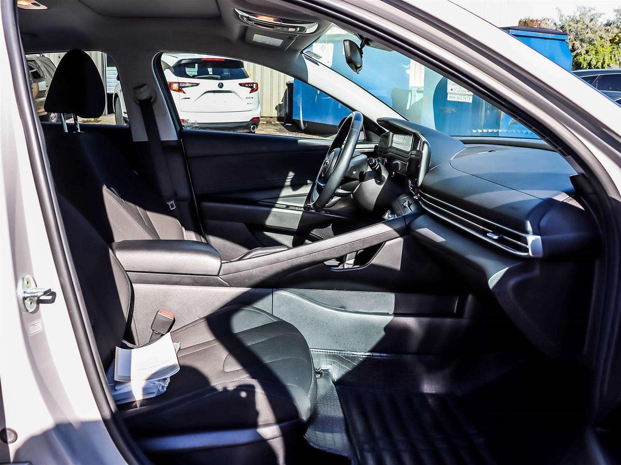 2023 Hyundai Elantra PREFERRED   CARPLAY   BSW   SUNROOF   STARTER Photo