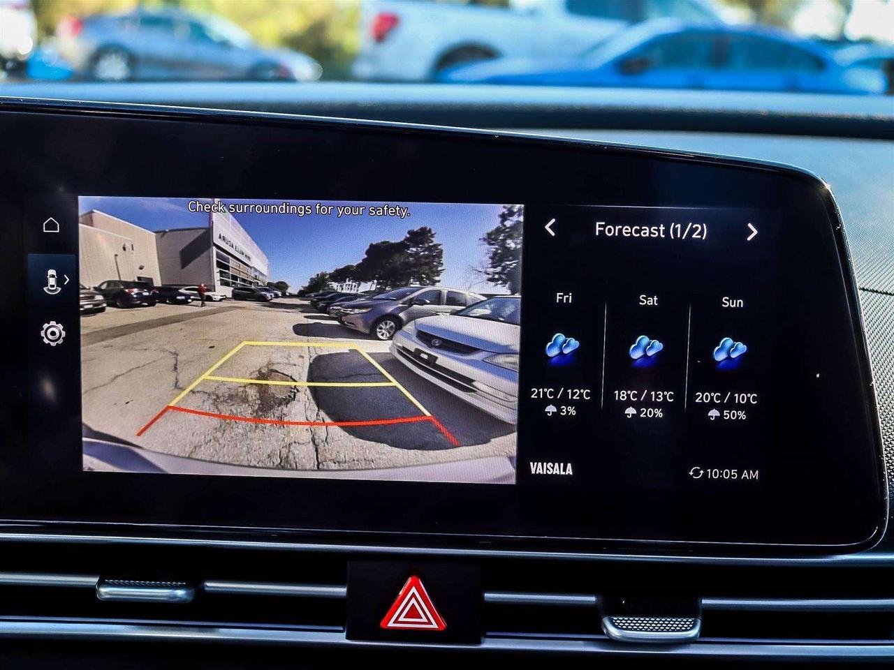 2023 Hyundai Elantra PREFERRED   CARPLAY   BSW   SUNROOF   STARTER Photo