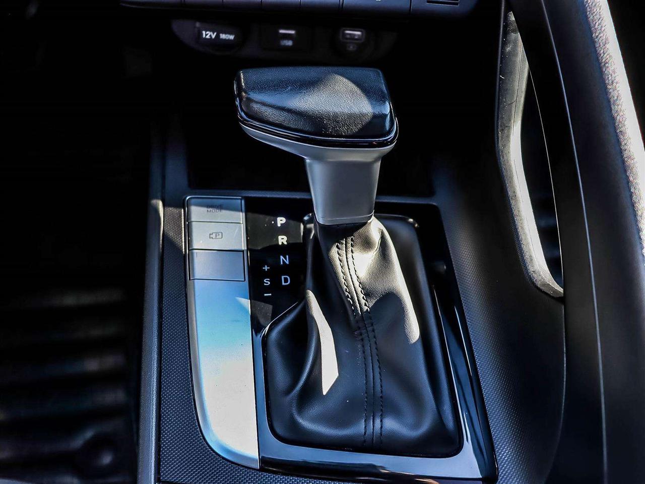 2023 Hyundai Elantra PREFERRED   CARPLAY   BSW   SUNROOF   STARTER Photo
