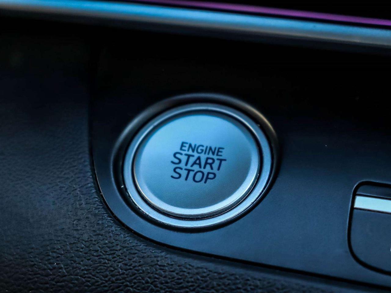 2023 Hyundai Elantra PREFERRED   CARPLAY   BSW   SUNROOF   STARTER Photo