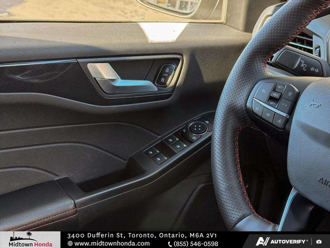 2025 Ford Escape ST-Line AWD Photo