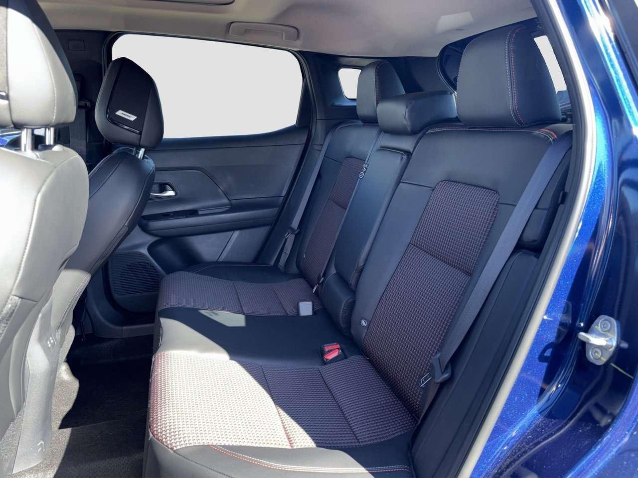 2027 Nissan Kicks SR Premium AWD Photo